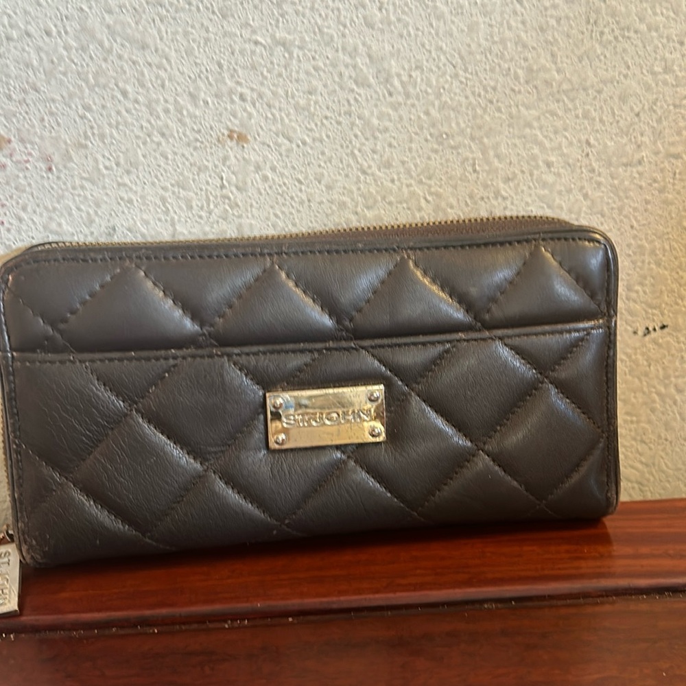 St. John Zippy Wallet